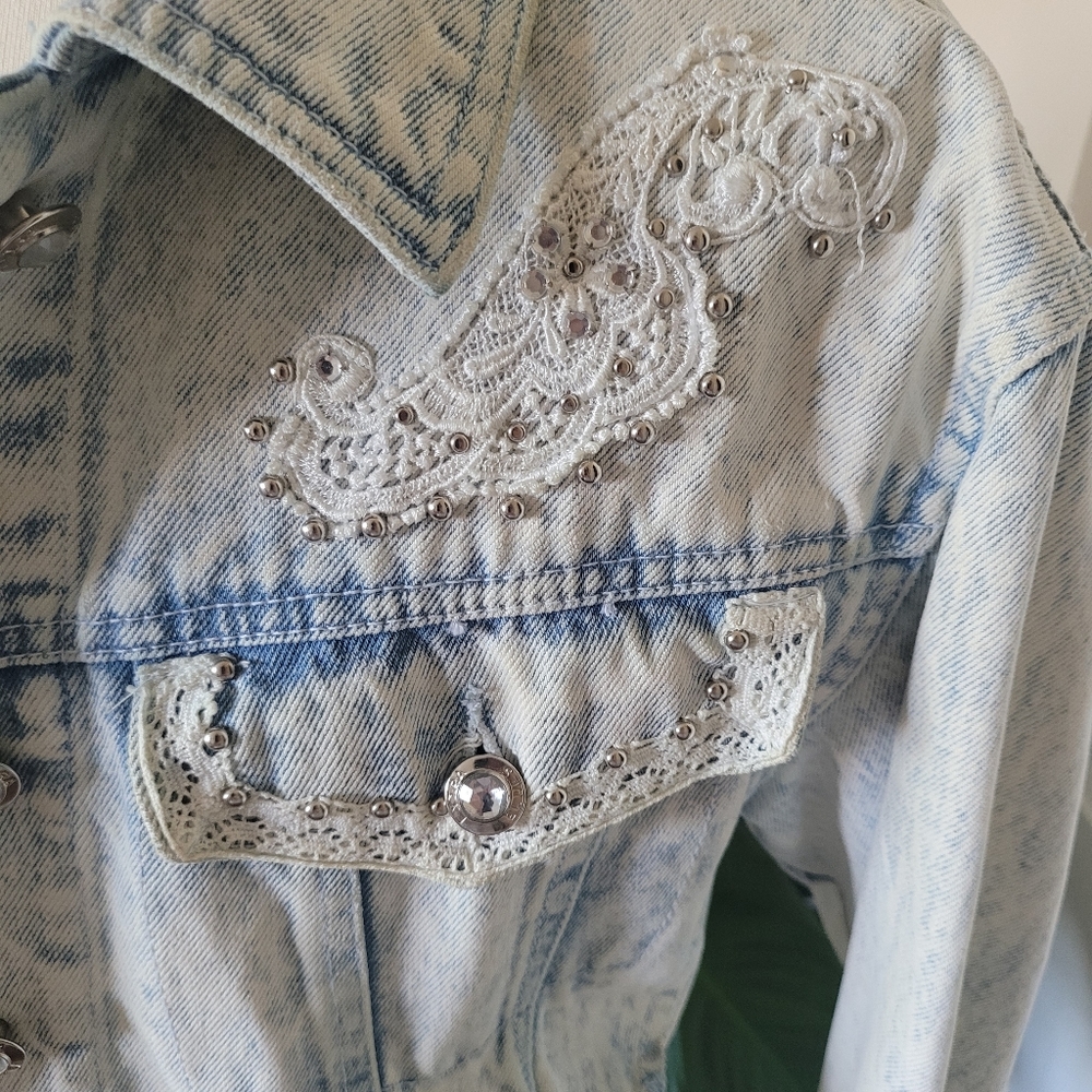 Jean jacket - Picture 2 of 5